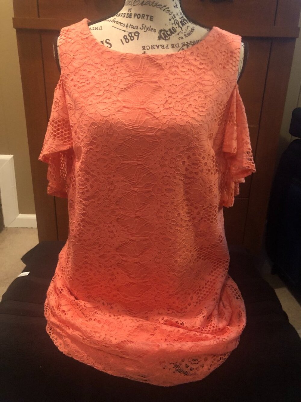 woman's peachy colored gorgeous summer dress size 12